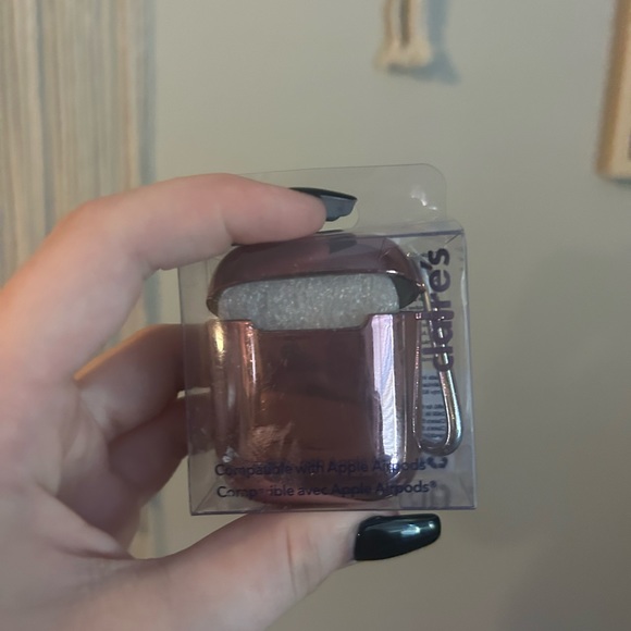 Claire’s Rose Gold Chrome Airpods Gen 1&2 Case - Picture 1 of 2